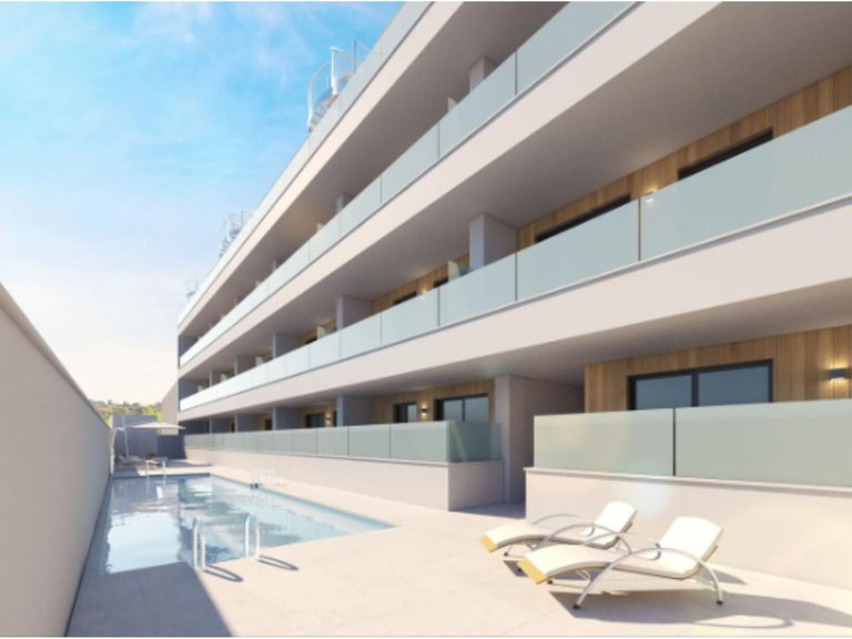 Apartment for Sale in Las Lagunas, Malaga 2