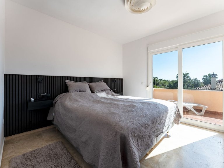 Villa for Sale in La Capellania, Malaga 15