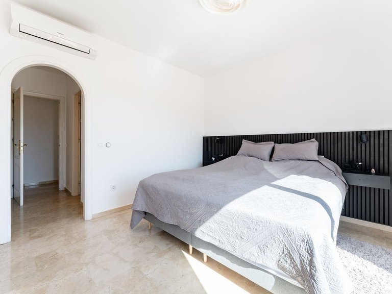 Villa for Sale in La Capellania, Malaga 25