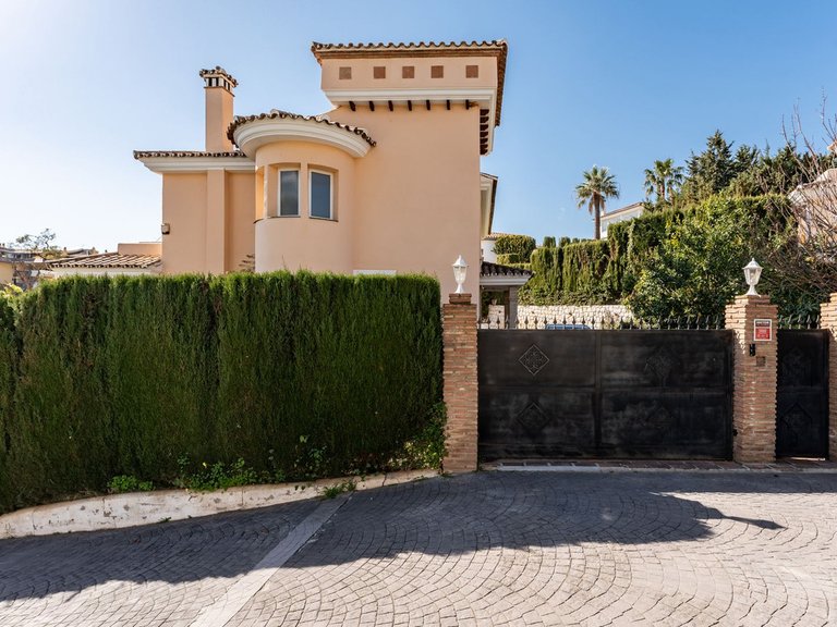 Villa for Sale in La Capellania, Malaga 33