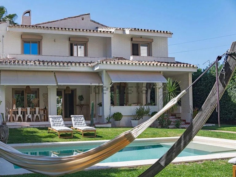 Villa for Sale in Torremolinos, Malaga 1