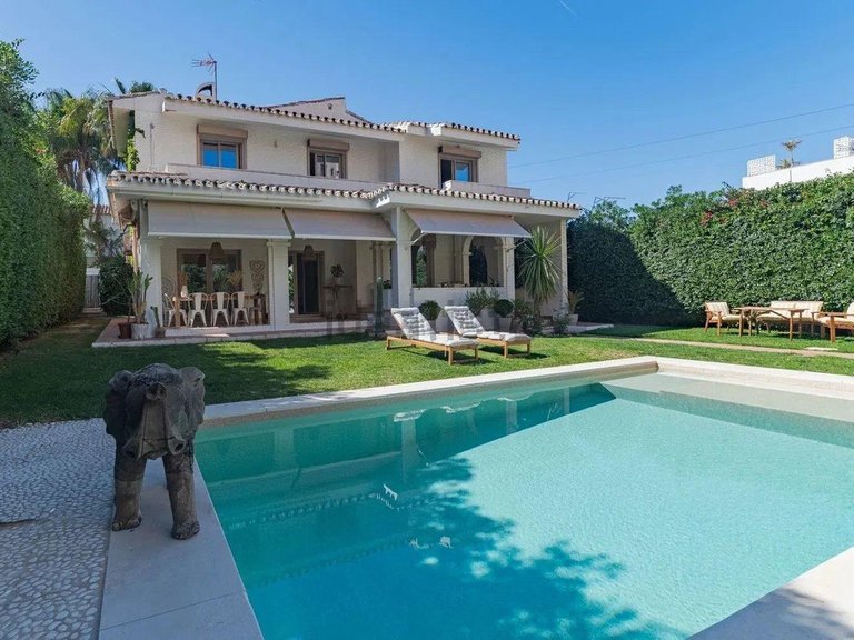 Villa for Sale in Torremolinos, Malaga 2