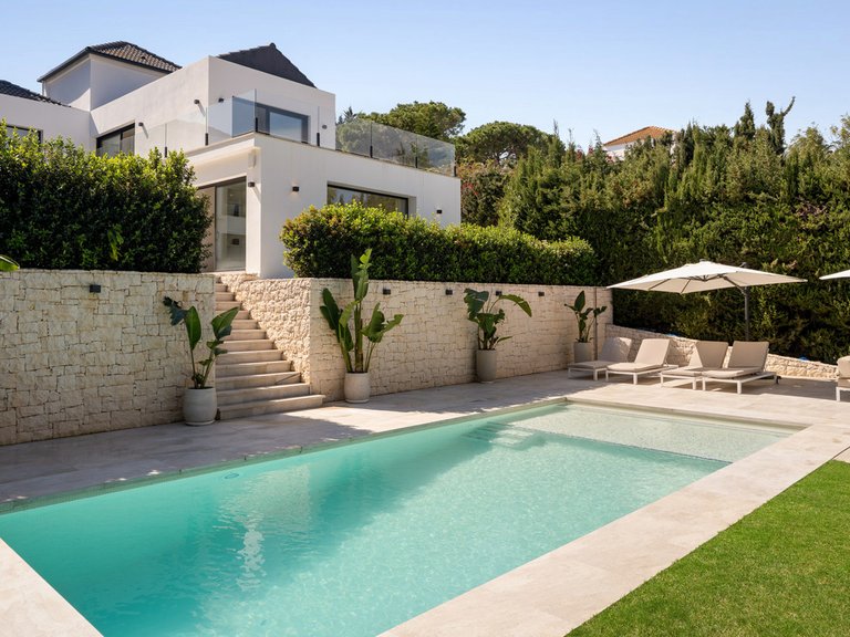 Villa for Sale in Las Brisas, Malaga 12