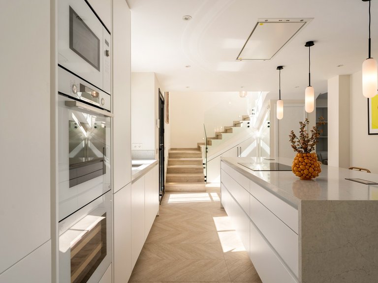 Villa for Sale in Las Brisas, Malaga 15