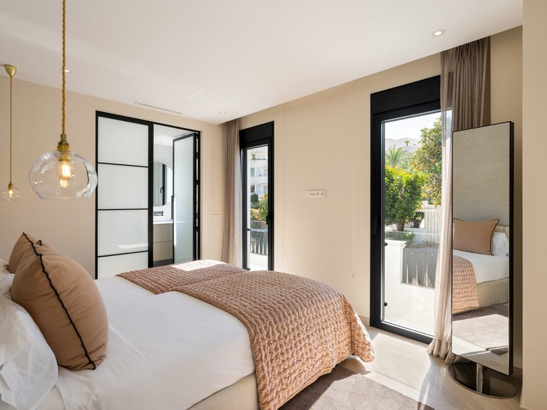 Villa for Sale in Las Brisas, Malaga 27