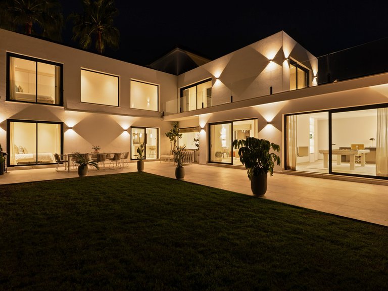 Villa for Sale in Las Brisas, Malaga 4