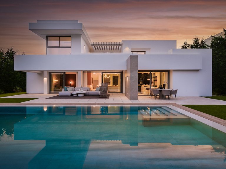 Villa for Sale in Costa del Sol El Paraiso, Malaga 27
