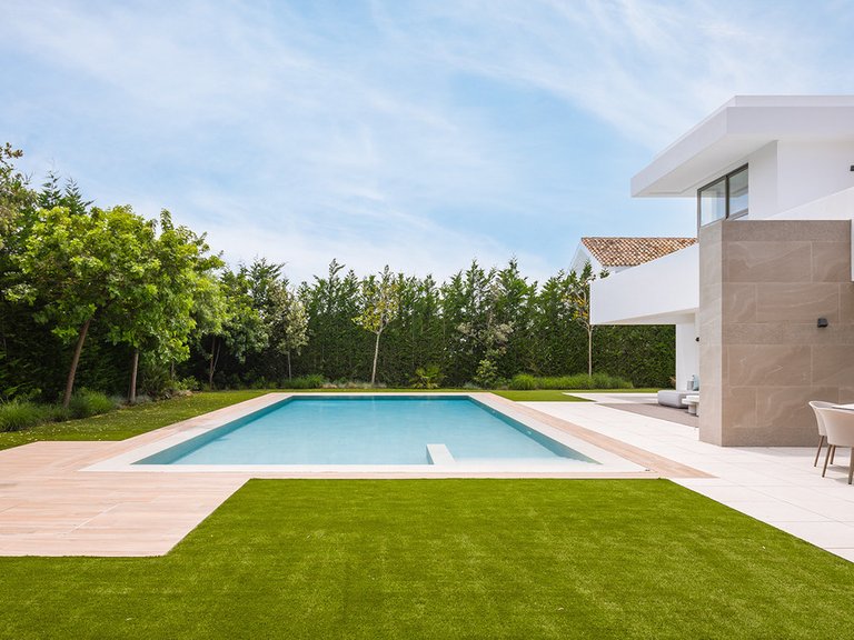 Villa for Sale in Costa del Sol El Paraiso, Malaga 28