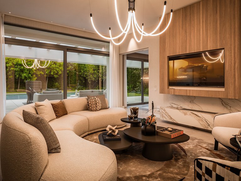 Villa for Sale in Costa del Sol El Paraiso, Malaga 31