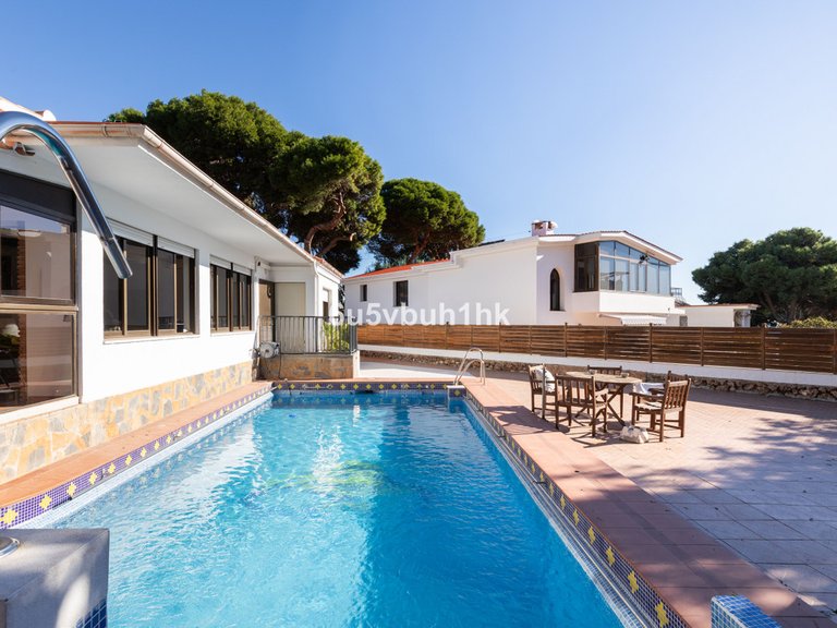 Villa for Sale in Torremolinos, Malaga 1