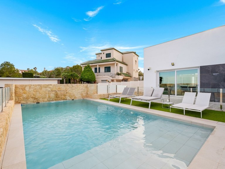 Villa for Sale in Algorfa, Alicante 17