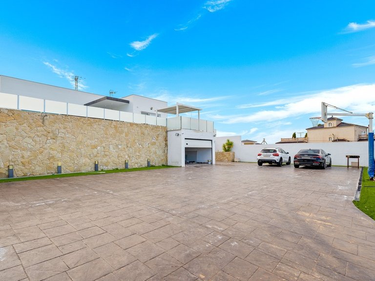 Villa for Sale in Algorfa, Alicante 5