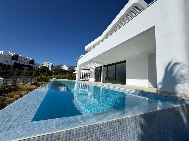 Villa for Sale in Fuengirola, Malaga 33