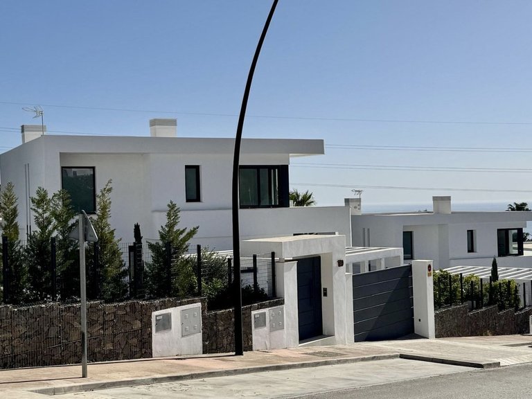 Villa for Sale in Fuengirola, Malaga 42