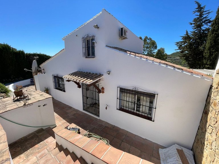 Villa for Sale in Valle Romano, Malaga 3