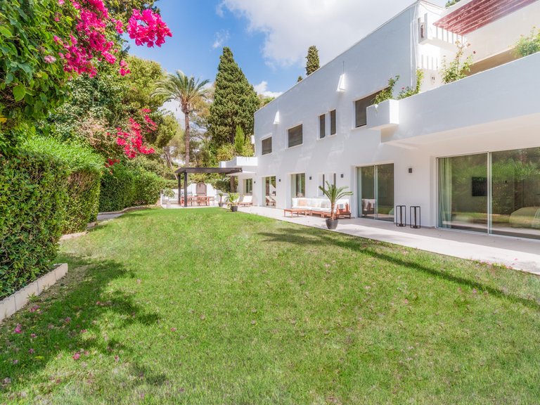 Apartment for Sale in The Golden Mile, Malaga 1