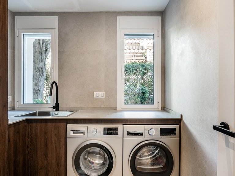 Apartment for Sale in The Golden Mile, Malaga 10