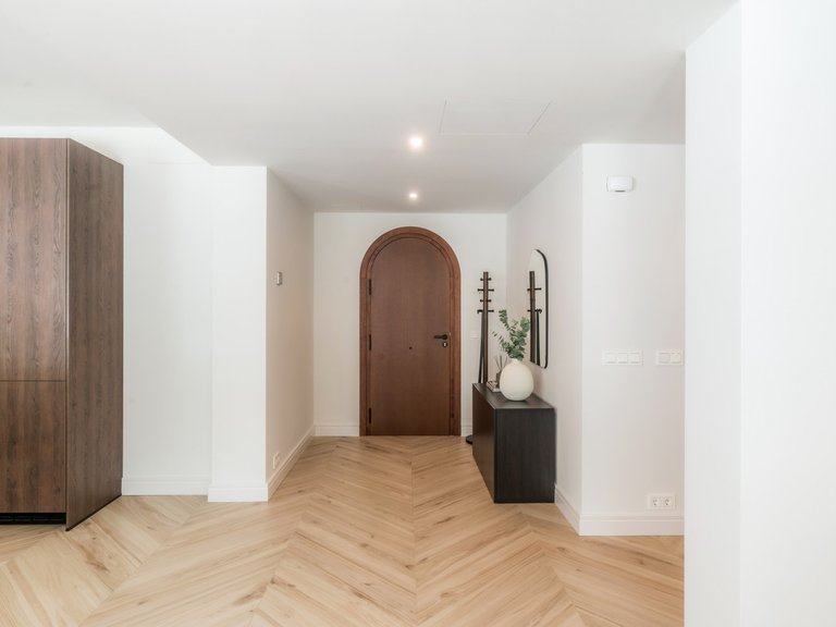 Apartment for Sale in The Golden Mile, Malaga 16