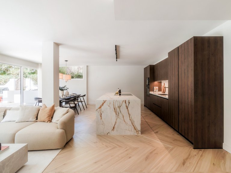 Apartment for Sale in The Golden Mile, Malaga 2