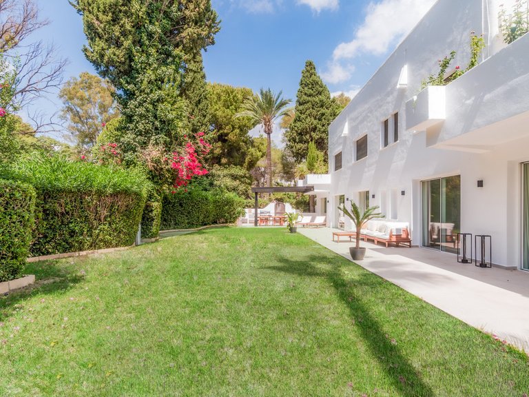 Apartment for Sale in The Golden Mile, Malaga 22