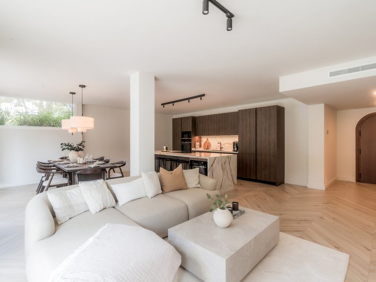 Apartment for Sale in The Golden Mile, Malaga 8