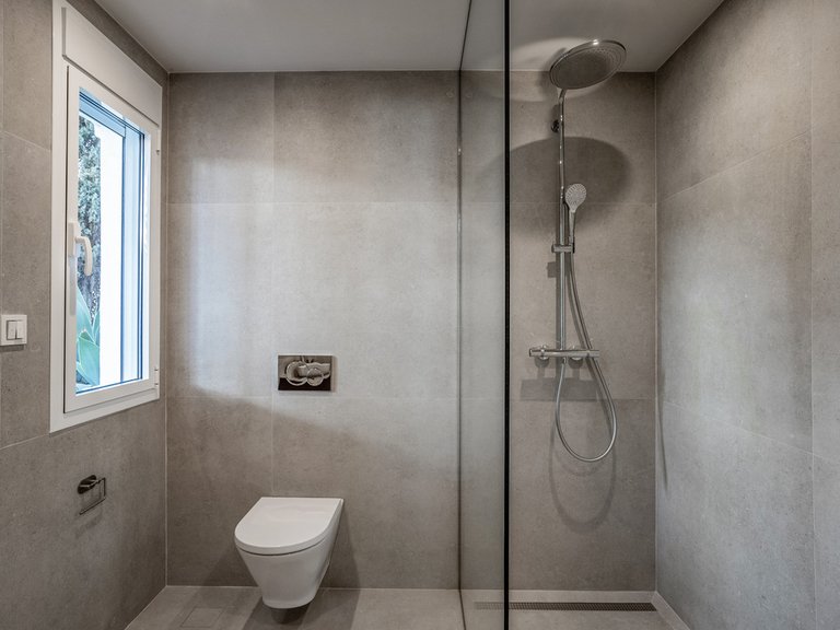 Apartment for Sale in The Golden Mile, Malaga 9