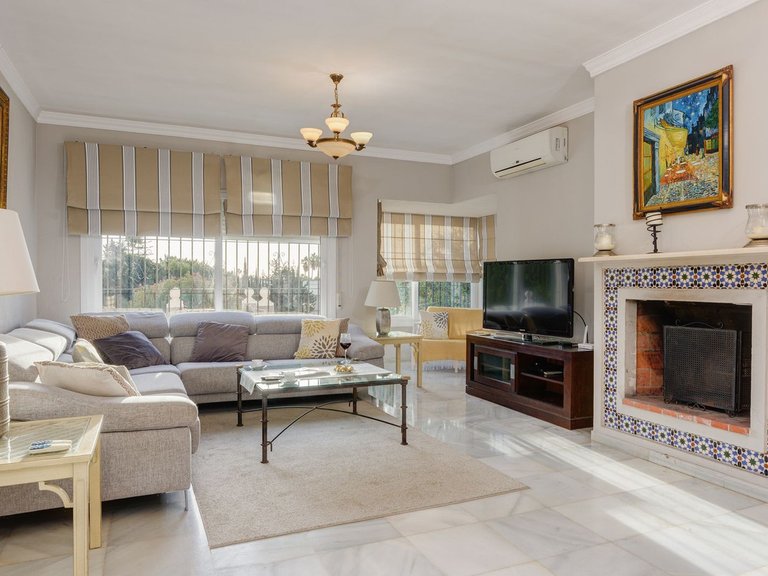 Villa for Sale in Mijas Golf, Malaga 10