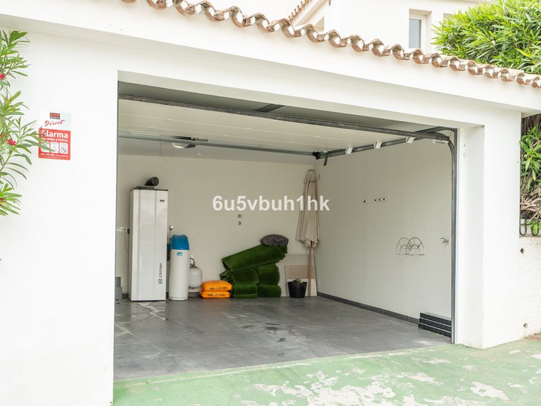 Villa for Sale in Marbella, Malaga 34