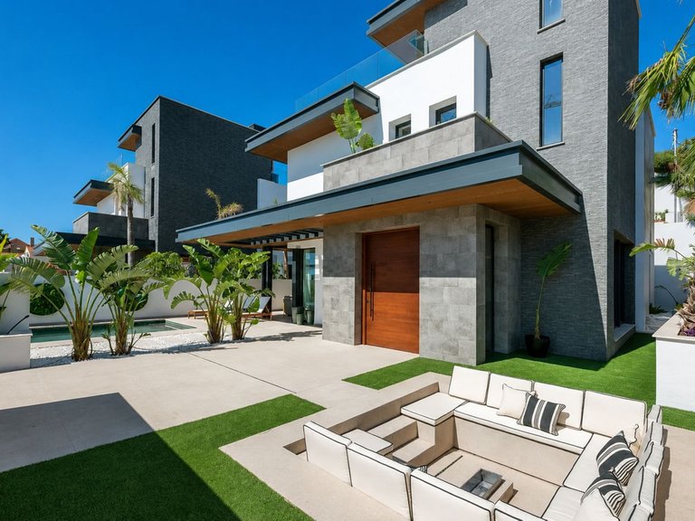 Villa for Sale in Costa del Sol Mijas Costa, Malaga 5