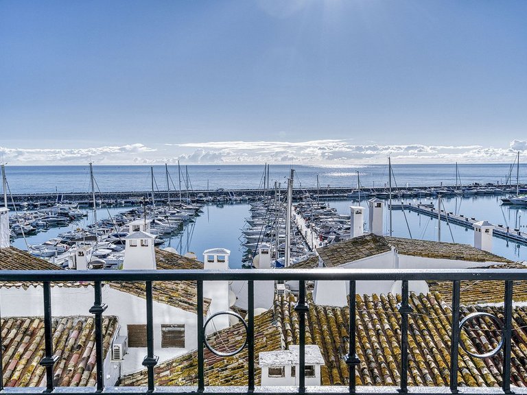Apartment for Sale in Puerto Banús, Malaga 16