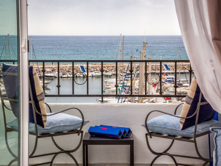 Apartment for Sale in Puerto Banús, Malaga 2