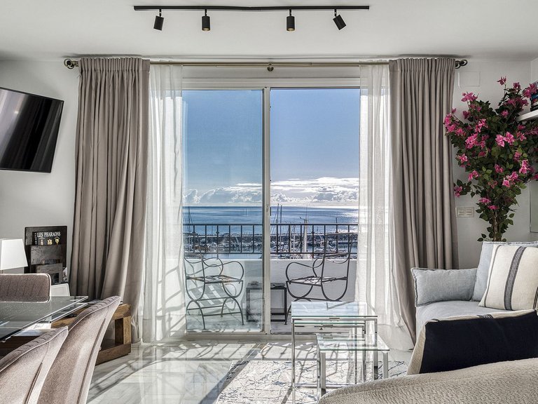 Apartment for Sale in Puerto Banús, Malaga 23