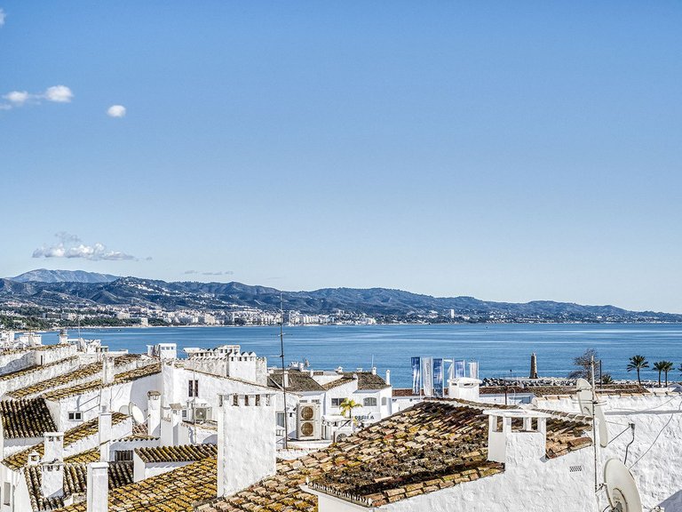 Apartment for Sale in Puerto Banús, Malaga 25