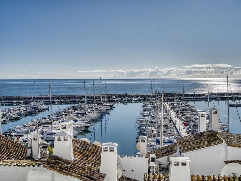 Apartment for Sale in Puerto Banús, Malaga 28