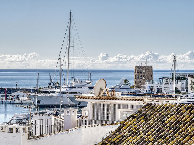 Apartment for Sale in Puerto Banús, Malaga 29