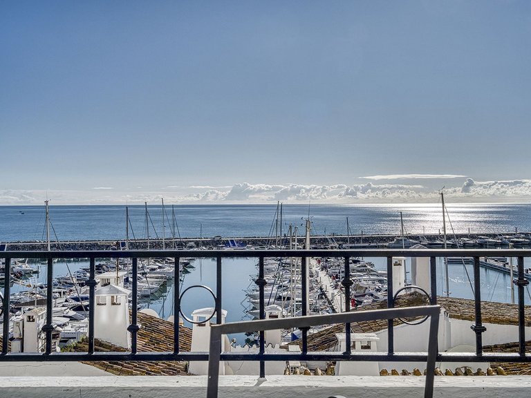 Apartment for Sale in Puerto Banús, Malaga 30