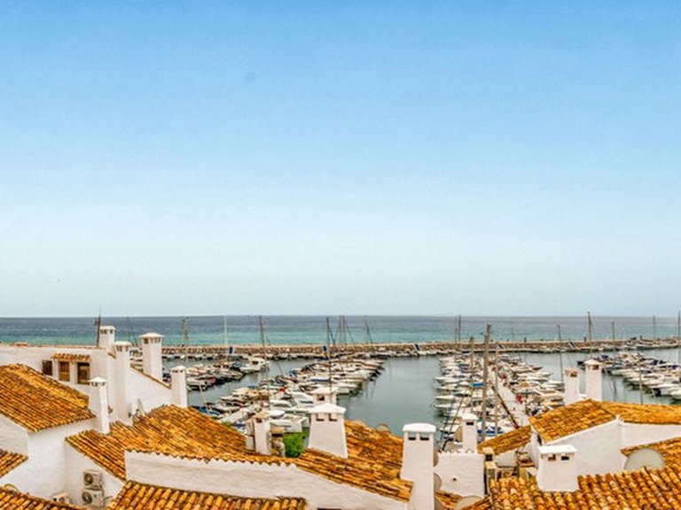 Apartment for Sale in Puerto Banús, Malaga 7