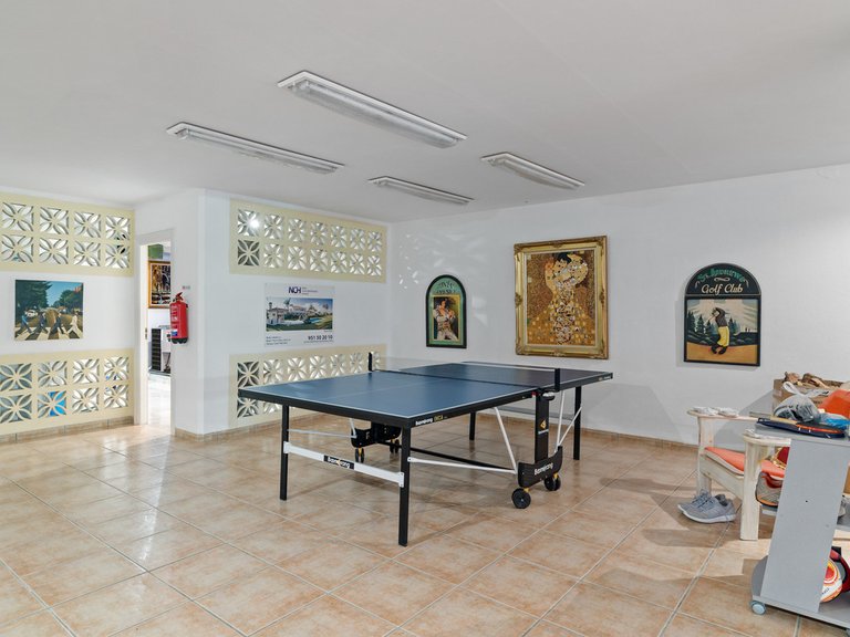 Villa for Sale in Nueva Andalucía, Malaga 42
