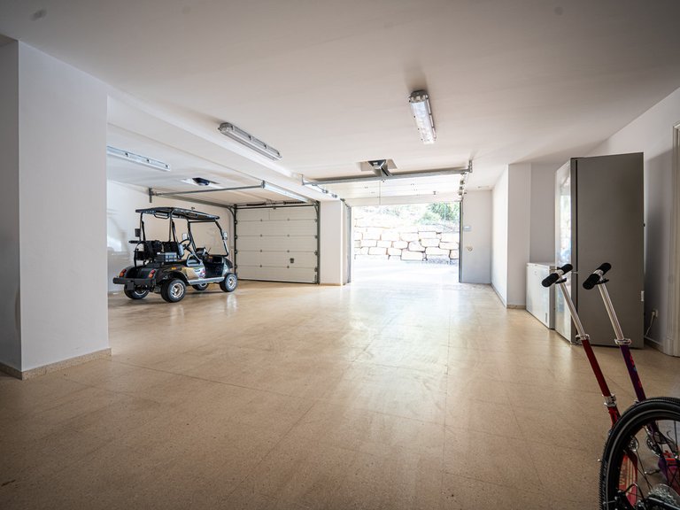 Villa for Sale in La Zagaleta, Malaga 32
