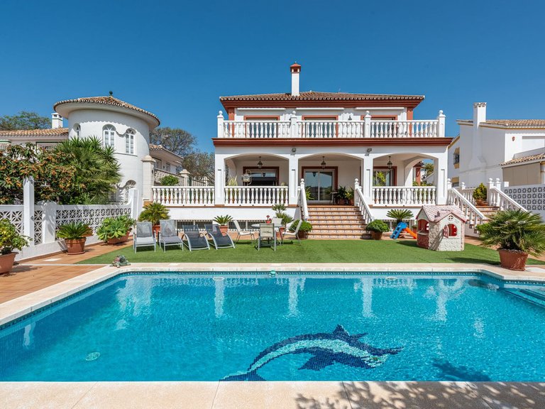Villa for Sale in San Pedro De Alcántara, Malaga 1