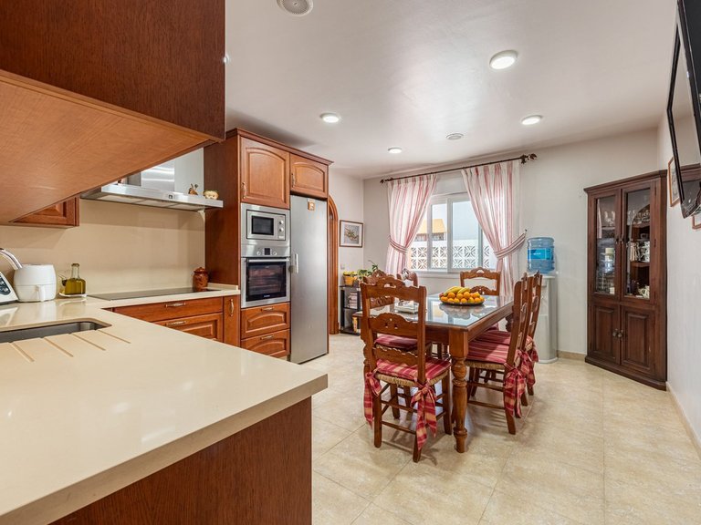 Villa for Sale in San Pedro De Alcántara, Malaga 11