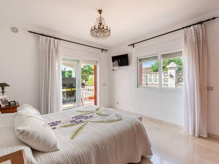 Villa for Sale in San Pedro De Alcántara, Malaga 13