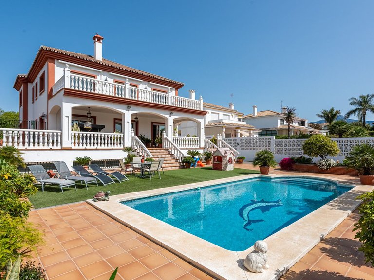Villa for Sale in San Pedro De Alcántara, Malaga 2