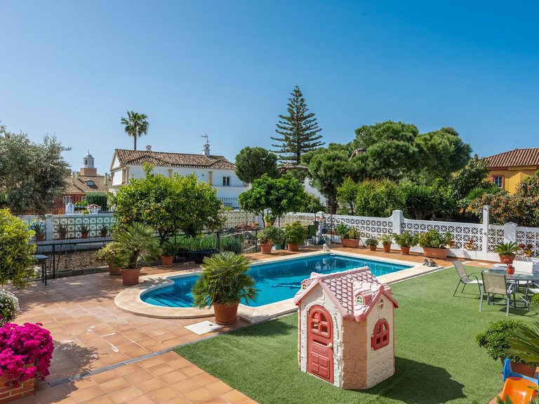 Villa for Sale in San Pedro De Alcántara, Malaga 5