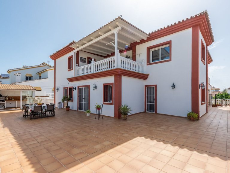 Villa for Sale in San Pedro De Alcántara, Malaga 6