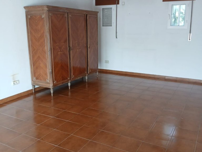Villa for Sale in Pueblo Nuevo De Guadiaro, Cadiz 12