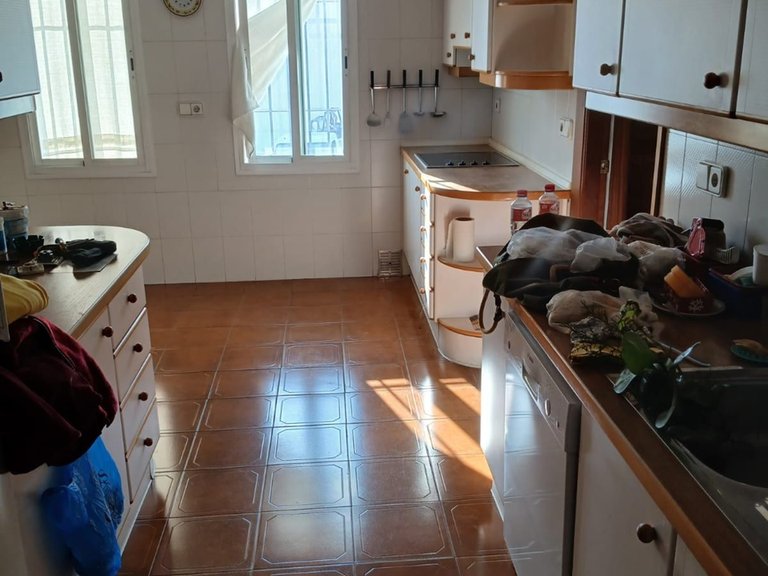 Villa for Sale in Pueblo Nuevo De Guadiaro, Cadiz 3