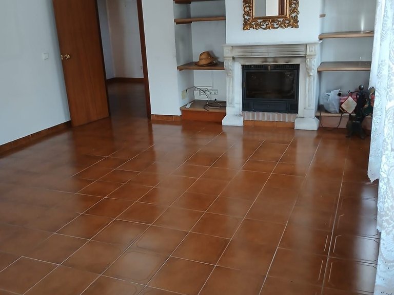 Villa for Sale in Pueblo Nuevo De Guadiaro, Cadiz 6