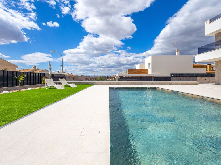 Villa for Sale in Torrevieja, Alicante 27