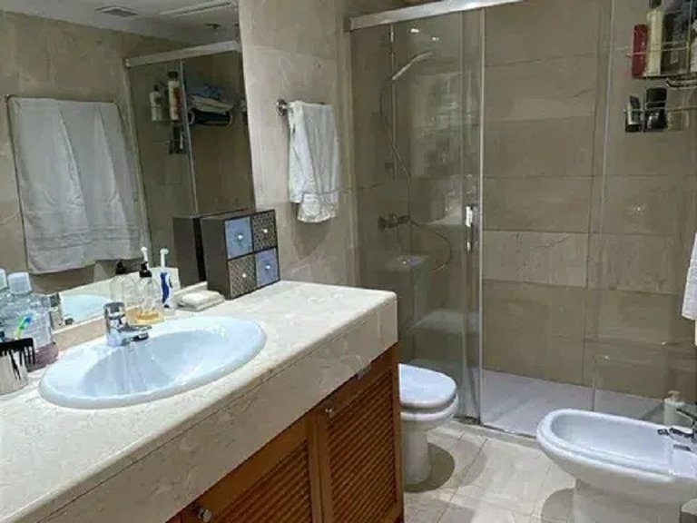 Apartment for Sale in The Golden Mile, Malaga 11